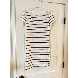 H&M Fitted T-shirt Dress